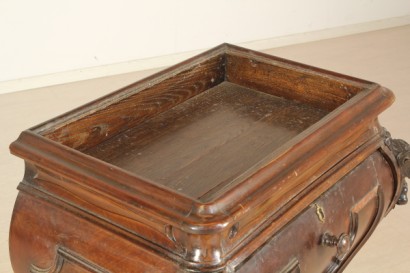 bottega del 900, neorinascimento, credenzino umbertino, credenzino fine del 800, credenzino del 800, credenzino 800, credenzino noce, credenzino piuma di noce, credenzino italia, credenzino