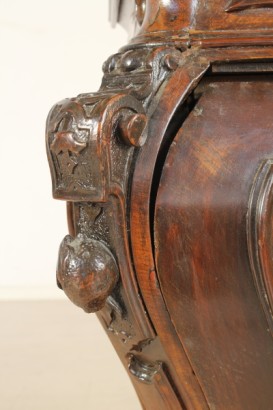 bottega del 900, neorinascimento, credenzino umbertino, credenzino fine del 800, credenzino del 800, credenzino 800, credenzino noce, credenzino piuma di noce, credenzino italia, credenzino