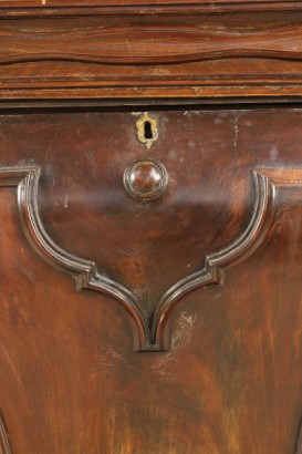 bottega del 900, neorinascimento, credenzino umbertino, credenzino fine del 800, credenzino del 800, credenzino 800, credenzino noce, credenzino piuma di noce, credenzino italia, credenzino