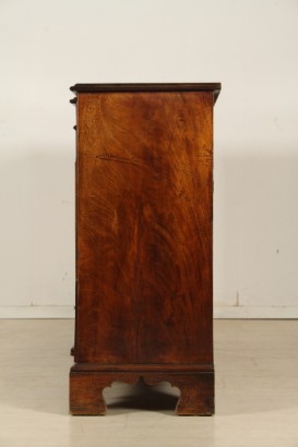 credenza di antiquariato, credenza in stile vittoriano, credenza della seconda metÃ  del 1800 prodotta in inghilterra, credenza in mogano