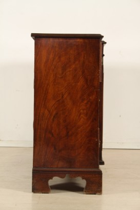 credenza di antiquariato, credenza in stile vittoriano, credenza della seconda metÃ  del 1800 prodotta in inghilterra, credenza in mogano