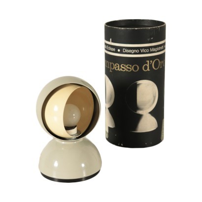 modernariato, modernariato di design, lampada da tavolo, lampada da tavolo modernariato, lampada da tavola di modernariato, lampada da tavola italiana, lampada da tavola vintage, lampada da tavola anni '60, lampada da tavola design anni 60, vico magistretti, lampada eclisse, eclisse artemide