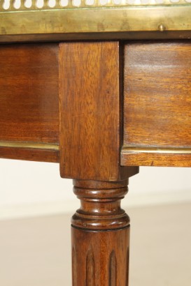 bottega del 900, mobili in stile, tavolo rotondo, tavolo neoclassico, tavolo XX secolo, tavolo del 900, tavolo italia, tavolo mogano, tavolo