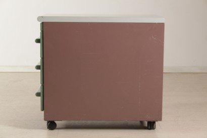 cassettiera di modernariato, cassettiera con rotelle anni 60-70, cassettiera in metallo, tre cassetti, piano in legno laminato