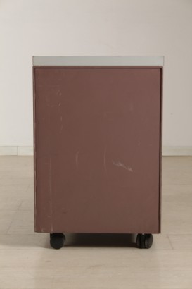 cassettiera di modernariato, cassettiera con rotelle anni 60-70, cassettiera in metallo, tre cassetti, piano in legno laminato