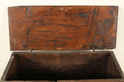 antiques, furniture, chest, chest in solid chestnut, chest half 800, 800 chest, chest Italy, chest