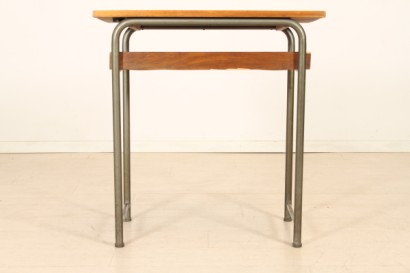 pupitre moderno, pupitre con estructura metálica, tapa de madera de haya