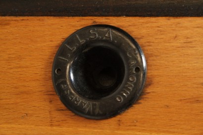 pupitre moderno, pupitre con estructura metálica, tapa de madera de haya