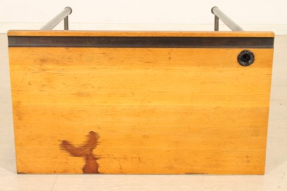 pupitre moderno, pupitre con estructura metálica, tapa de madera de haya