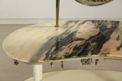 toilette di modernariato, toilette con piano in marmo a fagiolo, ripiano intermedio in legno, specchio con cornice in ottone, toilette anni 30
