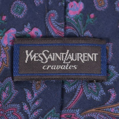 #vintage #abbigliamentovintage #abitivintage #vintagemilano #modavintage #modauomo #vintageuomo ,Cravatta Vintage YSL Paisley blu/viola