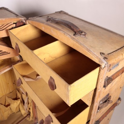 Coffre Armoire Vintage Au Départ Cuir - France Années 1910-1920