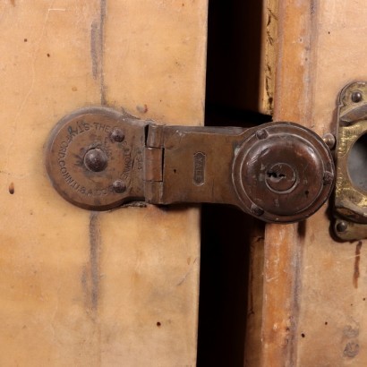 Coffre Armoire Vintage Au Départ Cuir - France Années 1910-1920