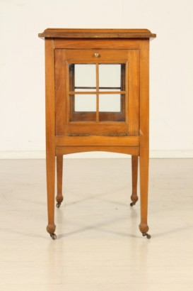bottega del 900, mobili in stile, tavolino vetrinetta, tavolino olmo, vetrinetta olmo, tavolino XX secolo, vetrinetta XX secolo, tavolino italia, vetrinetta italia, tavolino, vetrinetta