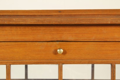 bottega del 900, mobili in stile, tavolino vetrinetta, tavolino olmo, vetrinetta olmo, tavolino XX secolo, vetrinetta XX secolo, tavolino italia, vetrinetta italia, tavolino, vetrinetta