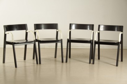 Gruppo quattro sedie