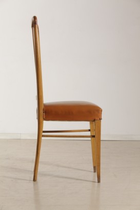 quatre chaises du modernisme, quatre ans de chaises 40, chaises en hêtre, assise rembourrée, ciel enveloppe