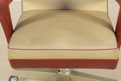 Poltrona ufficio_79979 modernariato, poltrona modernariato, poltrona anni 50, poltrona ufficio, poltrona girevole, rivestimento in skai