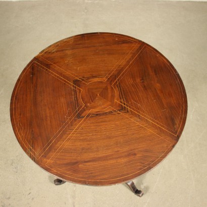 antiquariato, tavolino, antiquariato tavolini, tavolino antico, tavolino antico italiano, tavolino di antiquariato, tavolino neoclassico, tavolino del 800,Tavolino a Vela Neogotico