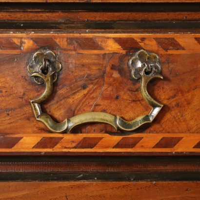 antiquariato, cassettone, antiquariato cassettone, cassettone antico, cassettone antico italiano, cassettone di antiquariato, cassettone neoclassica, cassettone del 800, comò, antiquariato comò, comò antico, comò antico italiano, comò di antiquariato, comò neoclassica, comò del 800,Cassettone Barocco Emiliano