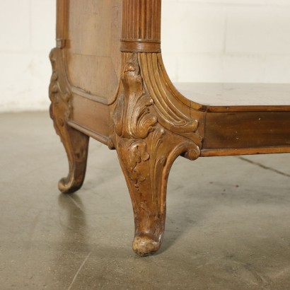 Schrank im Chippendale-Stil