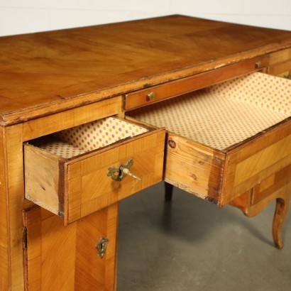 antiquariato, scrivania, antiquariato scrivanie, scrivania antica, scrivania antica italiana, scrivania di antiquariato, scrivania neoclassica, scrivania del 800,Scrivania Veneta a Giorno