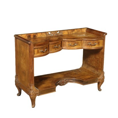 Schrank im Chippendale-Stil