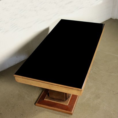 Table Walnut and Burl Veneer Italy 1020s-1930s