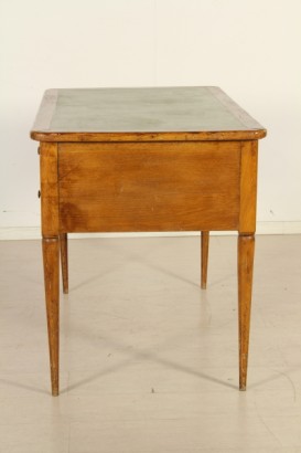 Scrivania anni 40_81340 modernariato, scrivania, anni 40, impiallacciato rovere, linoleum