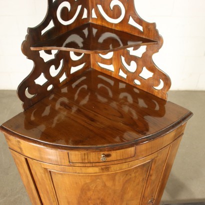 antiquités, armoire d'angle, armoires d'angle anciennes, armoire d'angle antique, armoire d'angle italienne ancienne, armoire d'angle antique, armoire d'angle néoclassique, armoire d'angle du XIXe siècle, armoire d'angle Luigi Filippo