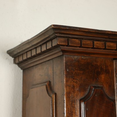 antiquariato, comodino, antiquariato comodino, comodino antico, comodino antico italiano, comodino di antiquariato, comodino neoclassico, comodino del 800,Mobiletto con Pensile Barocco Emiliano
