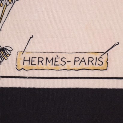 #vintage #clothingovintage #abitivintage #vintagemilano #modavintage #vintageparis #vintagefoulard #foulardhermes