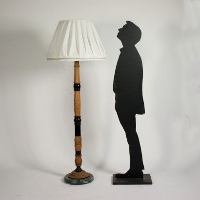 Lampadaire Bois Noirci Marbre - Italie XX Siècle.