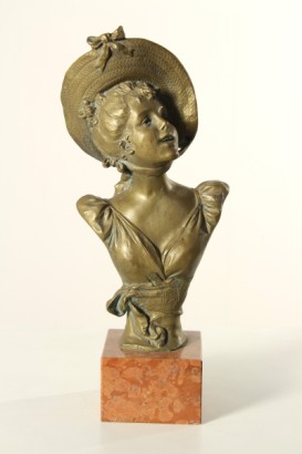 Busto di fanciulla