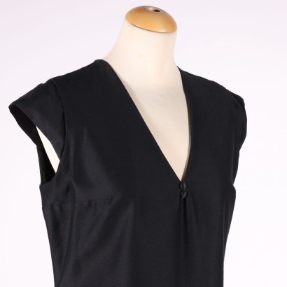 Robe noire vintage avec plumes