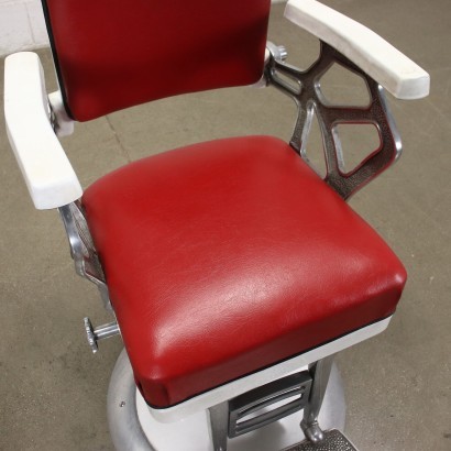 modernariato, modernariato di design, poltrona, poltrona modernariato, poltrona di modernariato, poltrona italiana, poltrona vintage, poltrona anni '60, poltrona design anni 60,Poltrona da Barbiere Anni 60