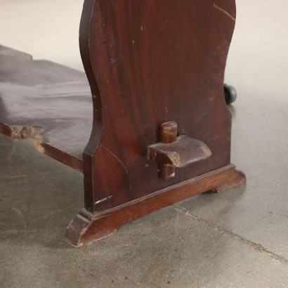 Table à Oreilles Victorienne Acajou Angleterre XIX Siècle.