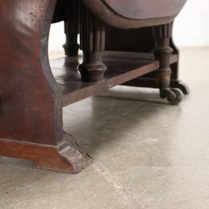 Table à Oreilles Victorienne Acajou Angleterre XIX Siècle.