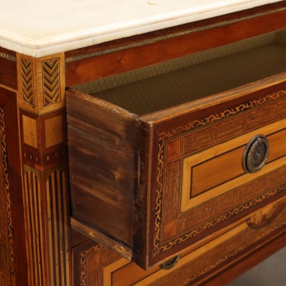 antiquariato, cassettone, antiquariato cassettone, cassettone antico, cassettone antico italiano, cassettone di antiquariato, cassettone neoclassica, cassettone del 800, comò, antiquariato comò, comò antico, comò antico italiano, comò di antiquariato, comò neoclassica, comò del 800,Cassettone Neoclassico Napoletano
