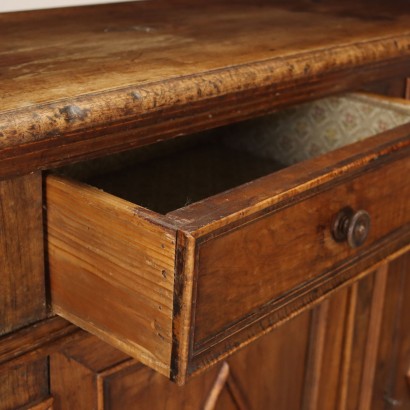 antiquariato, cassettone, antiquariato cassettone, cassettone antico, cassettone antico italiano, cassettone di antiquariato, cassettone neoclassica, cassettone del 800, comò, antiquariato comò, comò antico, comò antico italiano, comò di antiquariato, comò neoclassica, comò del 800,Credenza Realizzata con Legni Antichi