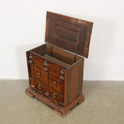 Mobel Nussbaum Italien XIX Jhd