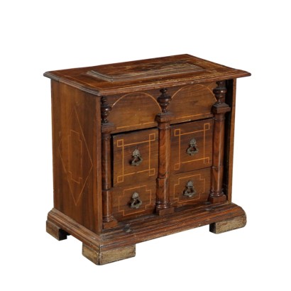 Mobel Nussbaum Italien XIX Jhd
