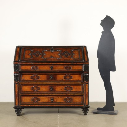 Baroque Flap Walnut Italy XVIII Century