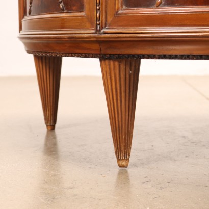 Demi Lune Schrank Nussbaum Italien 1950er