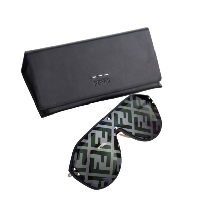 Lunettes de Soleil Fendi Plastique Italie