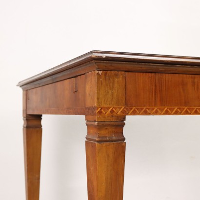 Tavolo Allungabile in Stile Neoclassico