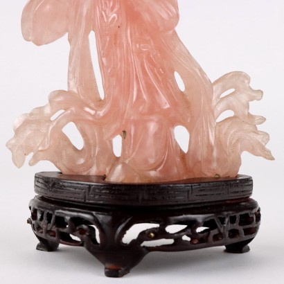 Escultura de cuarzo rosa