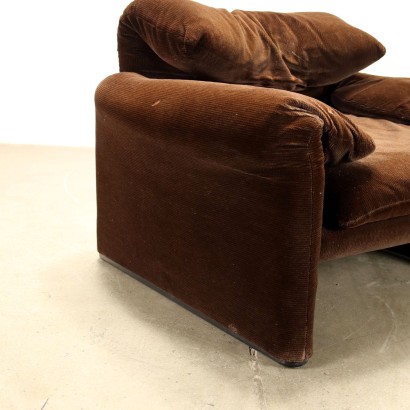 modernariato, modernariato di design, poltrona, poltrona modernariato, poltrona di modernariato, poltrona italiana, poltrona vintage, poltrona anni '60, poltrona design anni 60,Poltrone nello Stile Maralunga Anni 80