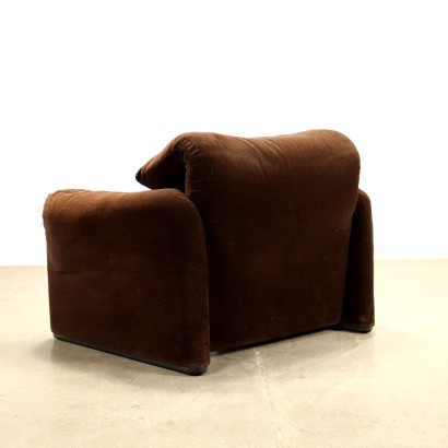 modernariato, modernariato di design, poltrona, poltrona modernariato, poltrona di modernariato, poltrona italiana, poltrona vintage, poltrona anni '60, poltrona design anni 60,Poltrone nello Stile Maralunga Anni 80