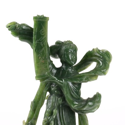 Guanyin in grünem Jaspis
